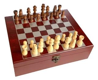 KIT P/ VINHO JOGO XADREZ C/ MALETA 09 PCS