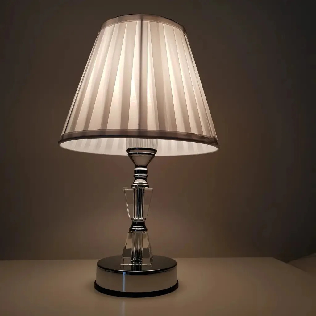 ABAJUR DE CRISTAL TOQUE BIVOLT C/ CUPULA 36 CM